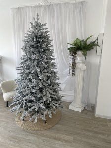 Ель "Вероника заснеженная" 270 см Ель "Вероника заснеженная" 270 см - Купить в Москве